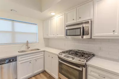 909 E 39th Street, Houston, TX 77022 - Photo 10