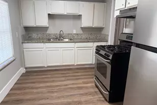 5933 Southgood St, Houston, TX 77033 - Photo 2