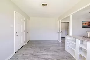 402 S Blackwell St, Houston, TX 77571 - Photo 14