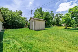 402 S Blackwell St, Houston, TX 77571 - Photo 34