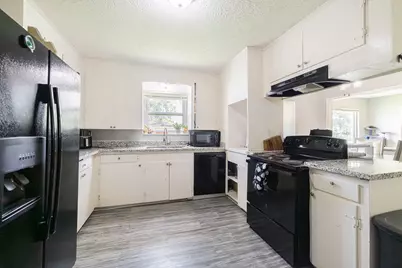 402 S Blackwell Street, Houston, TX 77571 - Photo 12