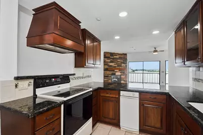 401 Lakeside Lane #311, Houston, TX 77058 - Photo 4