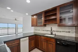 401 Lakeside Ln, Houston, TX 77058 - Photo 1