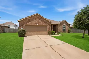 3502 Saxton Green Rd, Pearland, TX 77584 - Photo 2