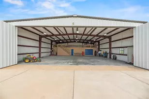 7736 Meteor Dr, Sealy, TX 77474 - Photo 2