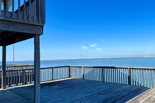 438 Jeanie Lynn St, Galveston, TX 77554 - Photo 12