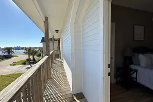 438 Jeanie Lynn St, Galveston, TX 77554 - Photo 18