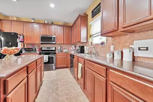 692 Casual Ln, League City, TX 77573 - Photo 8