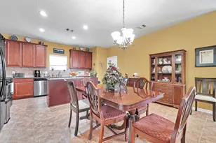 692 Casual Ln, League City, TX 77573 - Photo 6