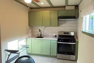 3821 Moore St, Houston, TX 77009 - Photo 10