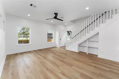 3520 Castor Street #A B, Houston, TX 77022 - Photo 32