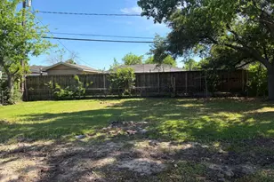 5962 Belarbor St, Houston, TX 77033 - Photo 30