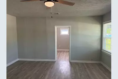 5962 Belarbor Street, Houston, TX 77033 - Photo 6