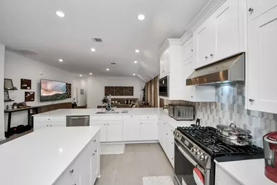 8202 Tempest Stone Drive, Rosharon, TX 77583 - Photo 14