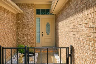 4927 Tallow Cove Dr, Baytown, TX 77521 - Photo 4