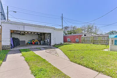 3519 Avenue R 1/2, Galveston, TX 77550 - Photo 36