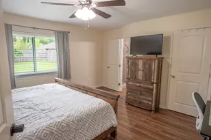 10 Wagon Ln Loop, Angleton, TX 77515 - Photo 12