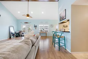 1114 Tiki Dr Dr, Tiki Island, TX 77554 - Photo 8
