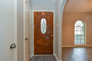 11719 Murr Way, Houston, TX 77048 - Photo 2