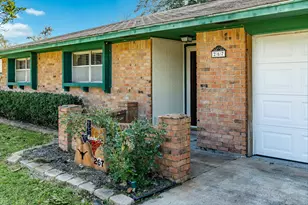 267 Wentworth Dr, West Columbia, TX 77486 - Photo 4