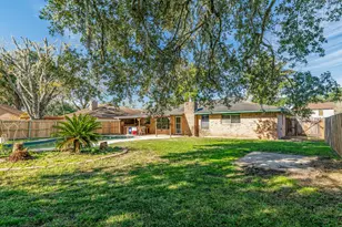 267 Wentworth Dr, West Columbia, TX 77486 - Photo 6