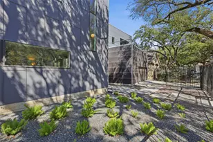 2412 Helena St, Houston, TX 77006 - Photo 46