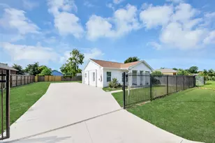 8116 St Louis St, Houston, TX 77028 - Photo 2