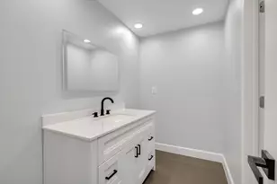 12564 Memorial Dr, Houston, TX 77024 - Photo 36