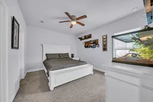 320 W Live Oak St, Angleton, TX 77515 - Photo 16