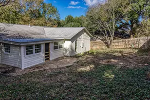 1807 Lakeview Dr, Brenham, TX 77833 - Photo 16