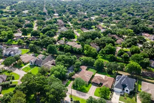 10613 Willowgrove Dr, Houston, TX 77035 - Photo 46