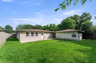 10613 Willowgrove Dr, Houston, TX 77035 - Photo 38