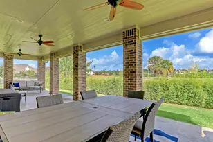 303 Twin Timbers Ln, Kemah, TX 77565 - Photo 4