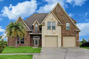 303 Twin Timbers Ln, Kemah, TX 77565 - Photo 1