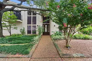 12039 E Circle Dr, Houston, TX 77071 - Photo 2