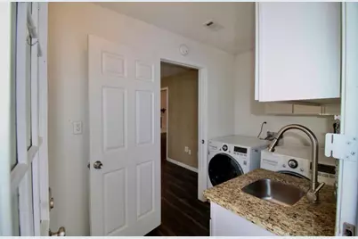 4701 Spring Lane, Baytown, TX 77521 - Photo 16