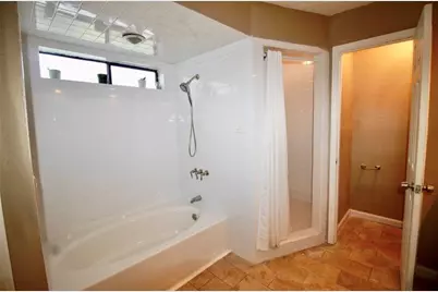 4701 Spring Lane, Baytown, TX 77521 - Photo 10