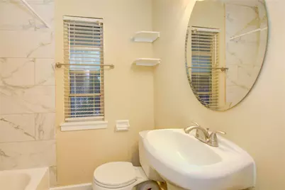 4020 Blue Bonnet Boulevard #E, Houston, TX 77025 - Photo 24