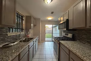 12811 Roandale Dr, Houston, TX 77048 - Photo 4
