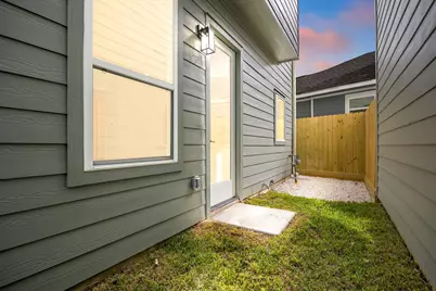 747 Dumble Street, Houston, TX 77023 - Photo 14
