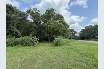 1359 County Road 208, Weimar, TX 78962 - Photo 2