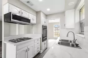 9627 Glenwood Forest Dr, Houston, TX 77078 - Photo 4