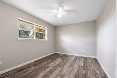 9627 Glenwood Forest Drive, Houston, TX 77078 - Photo 14