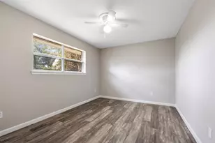 9627 Glenwood Forest Dr, Houston, TX 77078 - Photo 14