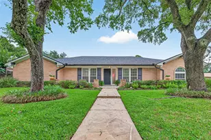 3031 Broadmoor Dr, Sugar Land, TX 77478 - Photo 2