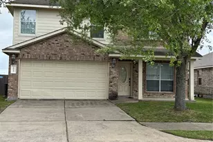 10523 Evergreen St, Baytown, TX 77523 - Photo 2
