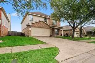 10523 Evergreen St, Baytown, TX 77523 - Photo 2