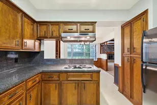 902 Castle Hill Trail, Houston, TX 77339 - Photo 18