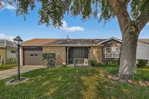 2703 Cypress St, Pasadena, TX 77502 - Photo 2