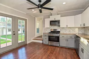 1031 Meyer St, Sealy, TX 77474 - Photo 12